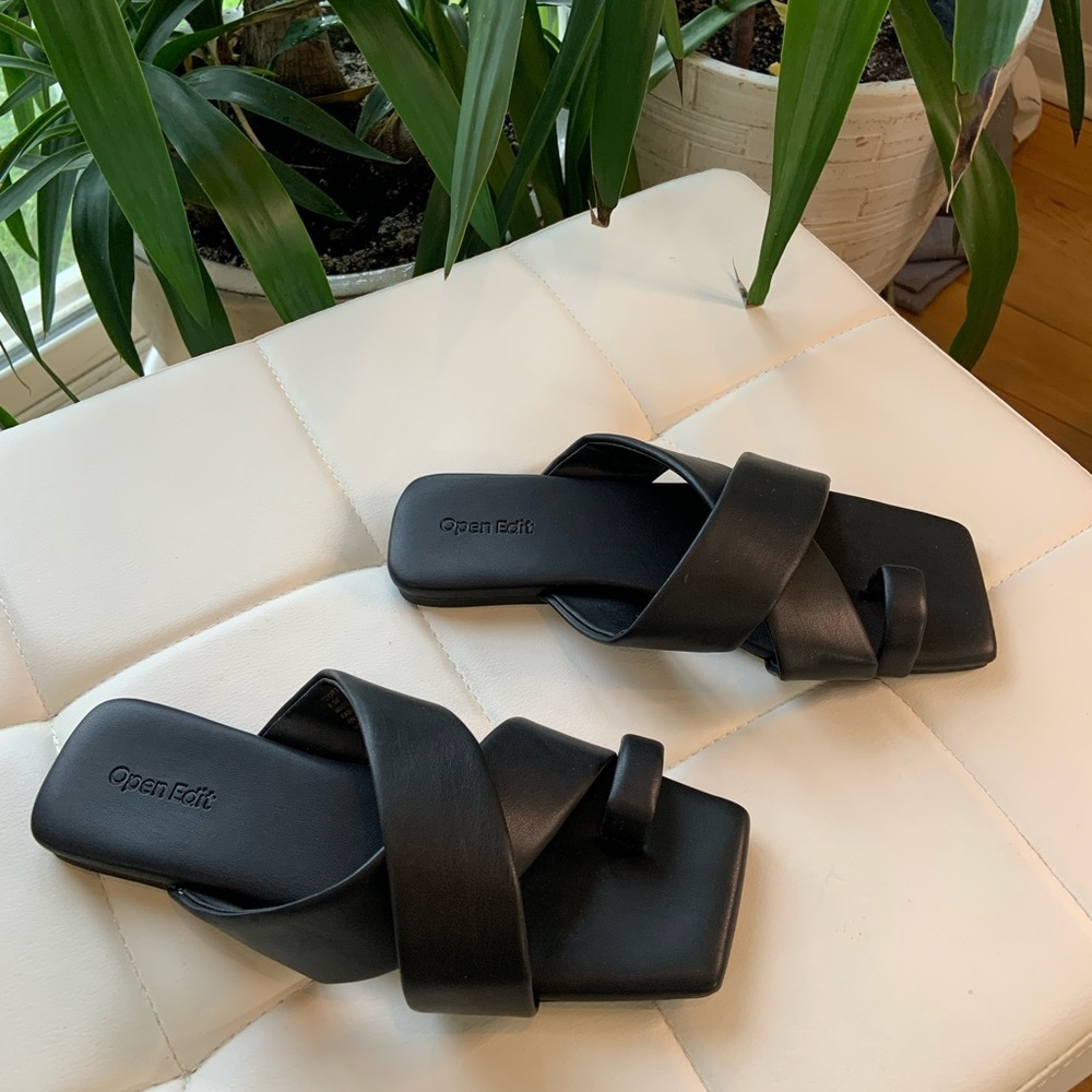 Nordstroms Open Edit modern slides - Picture 7 of 7